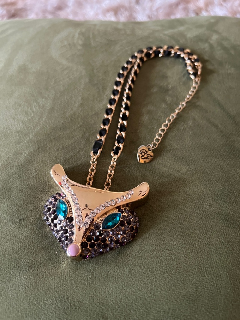 Betsey Johnson Gold Fox Pendant Necklace - Picture 7 of 10
